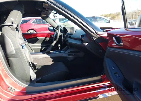 2021 Mazda Mx-5 Miata Club из США, поврежденный, VIN JM1NDAC78M0451093